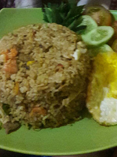 Foto resep Nasi goreng bakso udang pedas ala Tasya