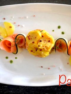 Foto di MILLEFOGLIE DI PATATE, SALMONE E ZUCCHINE