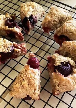 A picture of Oatmeal scone GF DF EF NF.