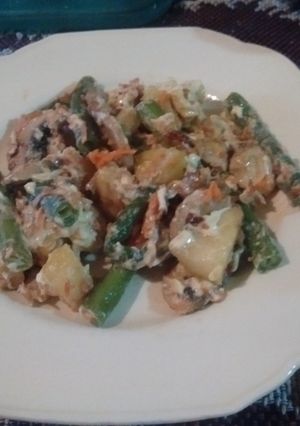 Una foto de Ensalada de judías verdes, champignones y papas