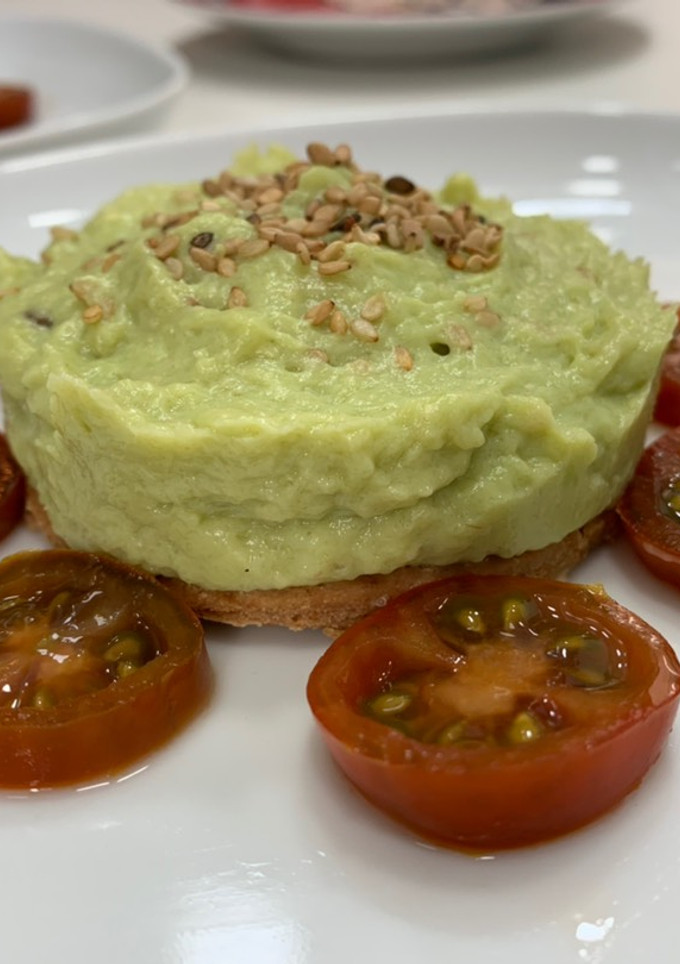 Una foto de Mini pastel rápido de aguacate