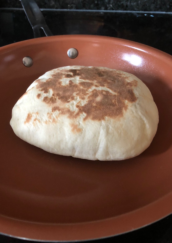 A picture of Pita bread.