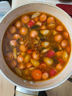 Foto resep Sup / sop merah tomat sosis bakso wortel kentang