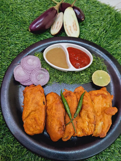 बैंगन के पकौड़े(baingan ke pakode recipe in Hindi) रेसिपी मुख्य फोटो