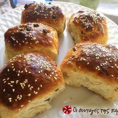 Raisin rolls by Golfo A picture of Raisin rolls by Golfo.