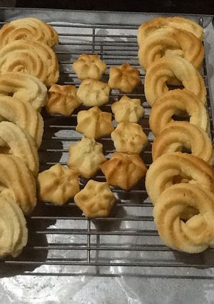 A picture of Butter cookies.