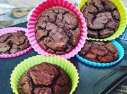 Una foto di muffin con farina di avena