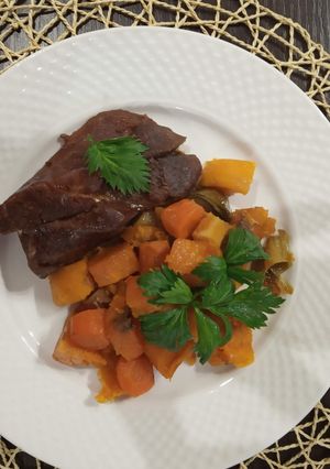 Pulyka batátával és zöldségekkel recept fotója