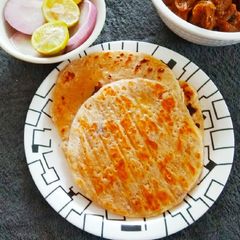 A picture of Bakharkhani Roti.
