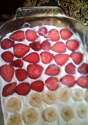 صورة لوصفة تحلية التراميسو بالفراز والموز 🍌🍌🍌🍓🍓🍓🍓
