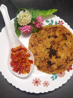 આલુ પરાઠા (Aloo Paratha Recipe In Gujarati) રેસીપી મુખ્ય ફોટો