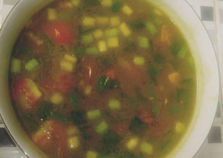 Cara Gampang Menyiapkan Soto Daging Kuah Bening, Enak Banget