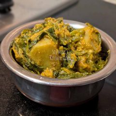 A picture of Pui Saag Chorchori (Malabar Spinach Curry).