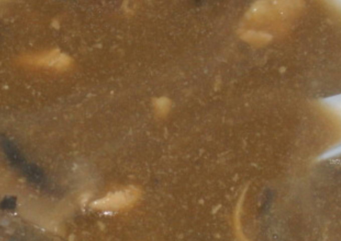 Sopa de pollo con champiñones