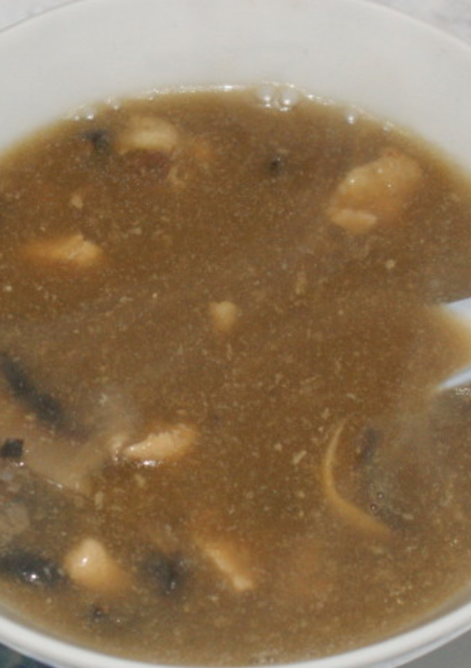 Una foto de Sopa de pollo con champiñones
