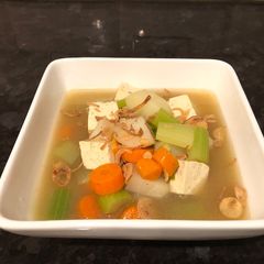 A picture of Vegetables Soup (Indonesian vegetarian soup =Sup Tahu).