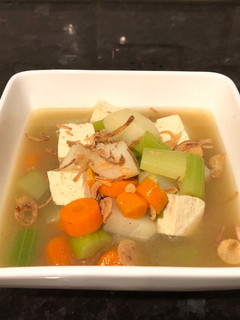 A picture of Vegetables Soup (Indonesian vegetarian soup =Sup Tahu).