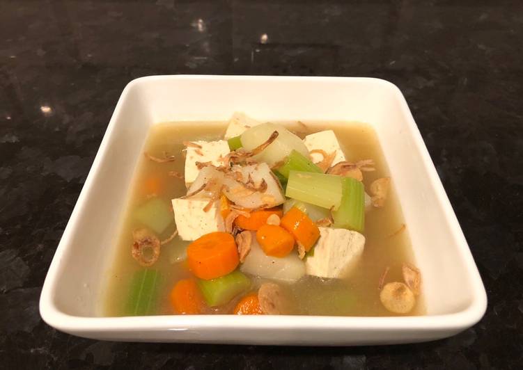 How to Prepare Appetizing Vegetables Soup (Indonesian vegetarian soup =Sup Tahu)