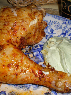 Una foto de Pollo peruano con mayonesa de jalapeños