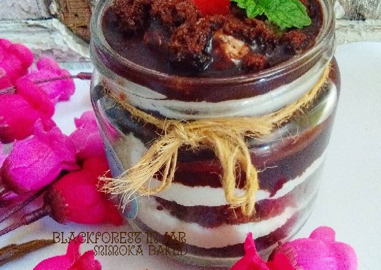 Blackforest in jar