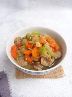 Foto resep Sup Labu Siam Wortel Bakso (MPASI 1th+)