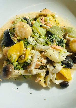 Foto di Orecchiette colorate con crema di salmone