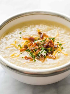 A picture of Creamy potato soup.