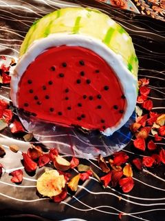 عکسی از دستور کیک هندوانه یلدایی