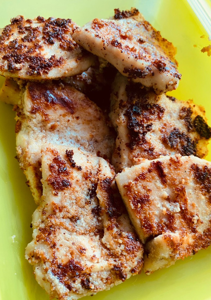 Serpenyős csirkemell fokhagymásan recept fotója