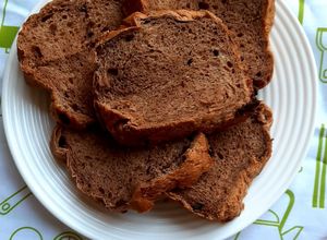Foto resep Roti tawar coklat with choco chip dgn alat bread maker😊
