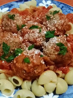 Una foto de Pasta con Albóndigas (Con lentejas)
