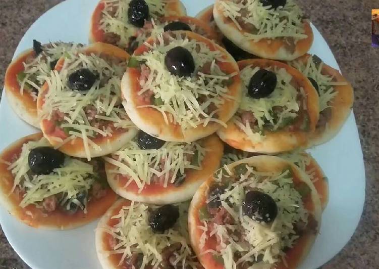 Mini pizza de atún y champiñones
