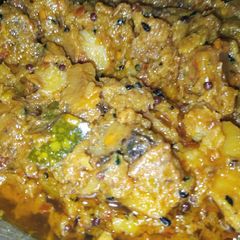 A picture of Alu Kasi phal ke sabzi chilkay KY sath.