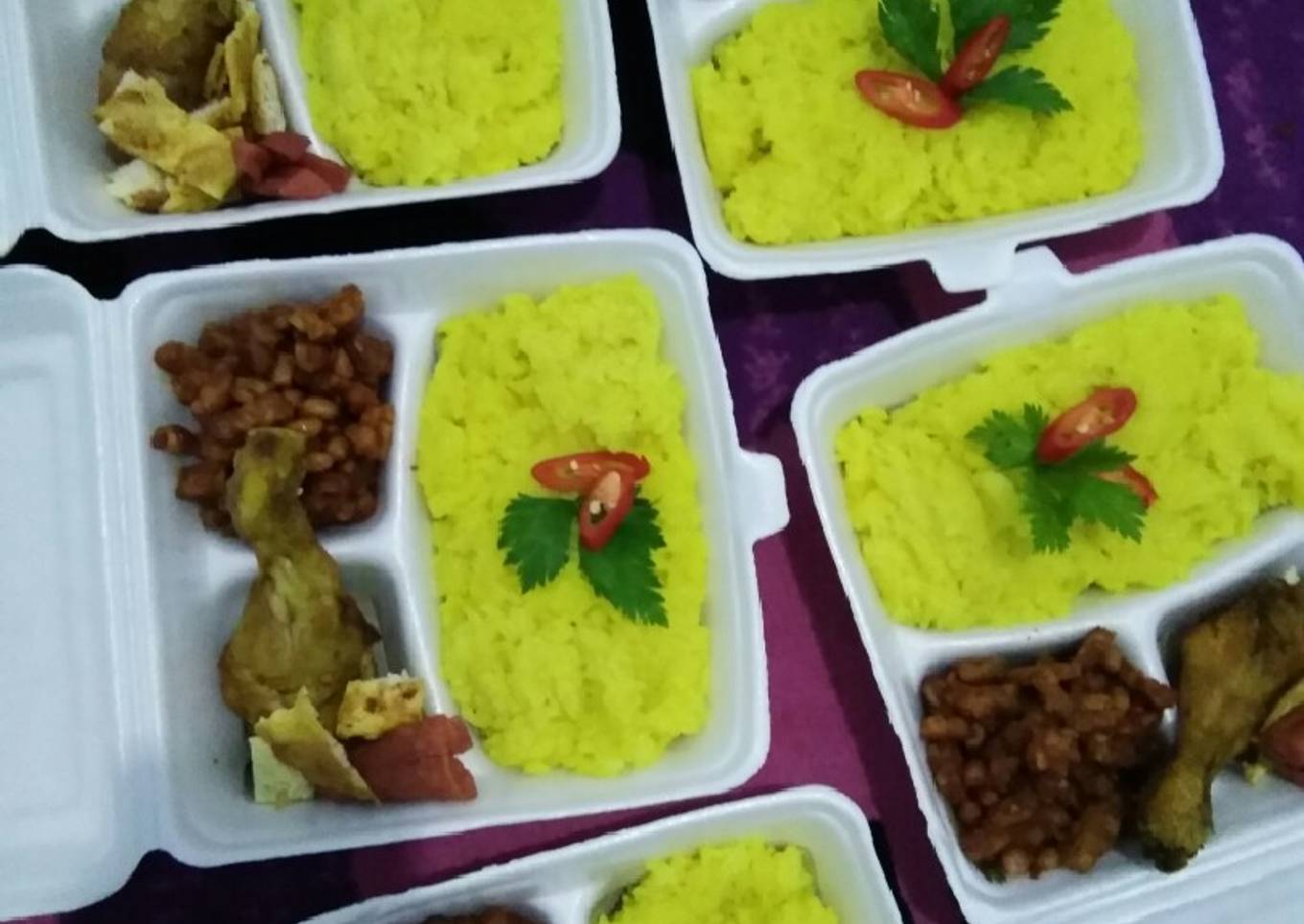 Nasi kuning istimewa