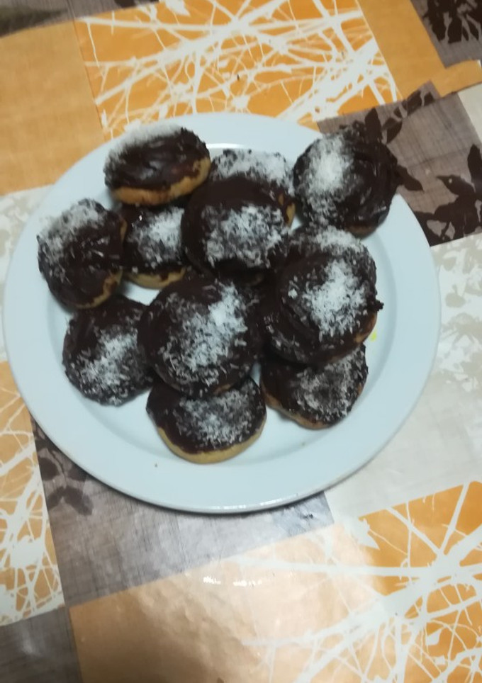 Una foto de Galletas con aroma de ron y chocolate