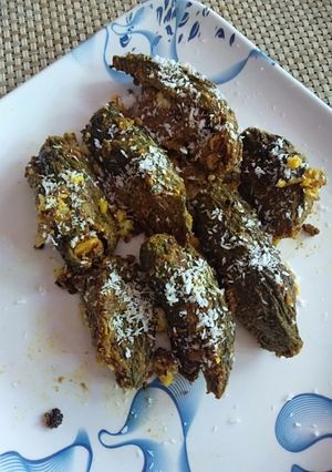 आलू भरवा करेला (Aloo bharva karela recipe in Hindi) रेसिपी मुख्य फोटो