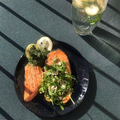 A picture of Salmon and Salsa Verde.