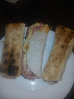 Una foto de Fajita de beicon, jamón york y queso