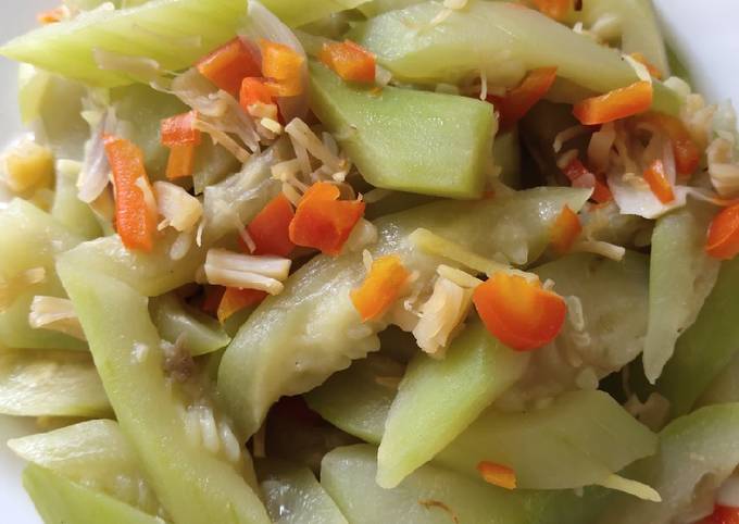 Steps to Make Ultimate Sauteed Bottle Gourd