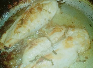 Una foto de Pechuga de pollo con manteca y ciboulette
