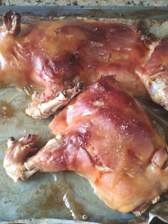 Una foto de Cochinillo asado