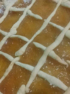 Una foto de Pasta frola de dulces combinados