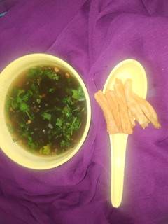 વેજ મનચાઉ સૂપ (Veg Manchow Soup Recipe in Gujarati) રેસીપી મુખ્ય ફોટો