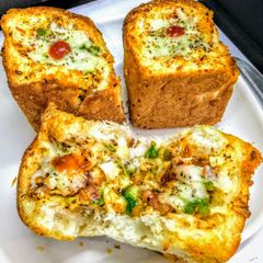 A picture of Pizza buns.