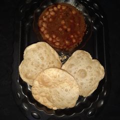 A picture of Chole bhature.