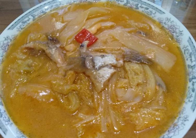 Sop sawi putih kepala ikan