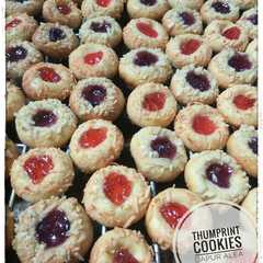 รูปของ Thumbprint Cookies