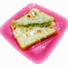 A picture of Veg. Mayoyonise Chutney Sandwich.