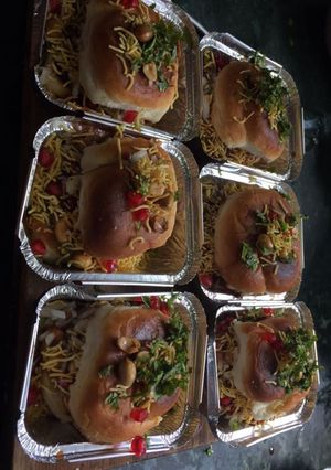 A picture of Dabeli.