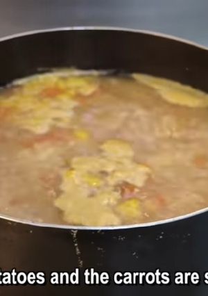 A picture of Western Style Lentil Soup.